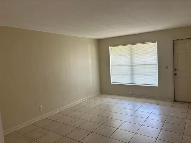  Residence photo 5