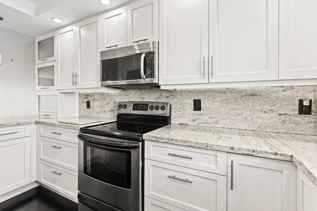 Unit 606 photo 20