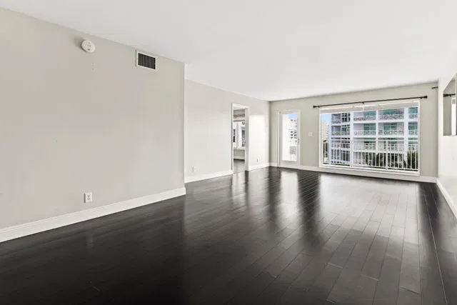 Unit 606 photo 28