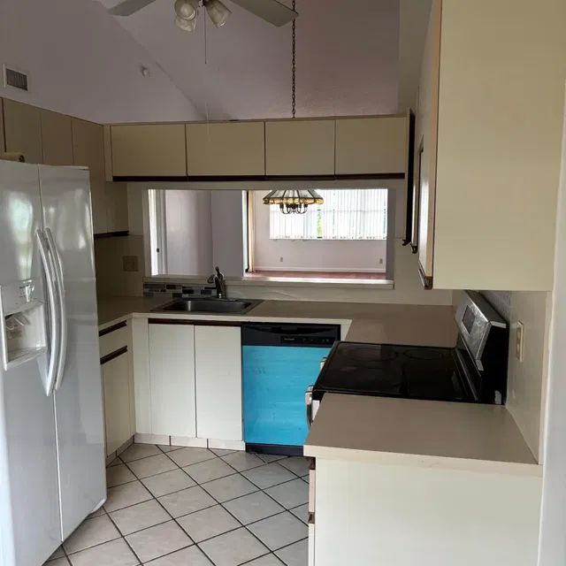 Unit 205 photo 14