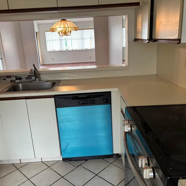 Unit 205 photo 16
