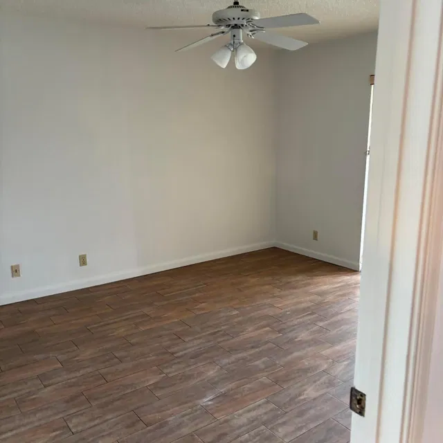 Unit 205 photo 18