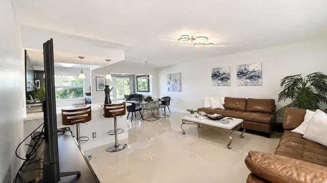 Unit 202 photo 2