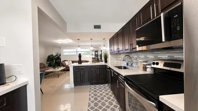 Unit 202 photo 5