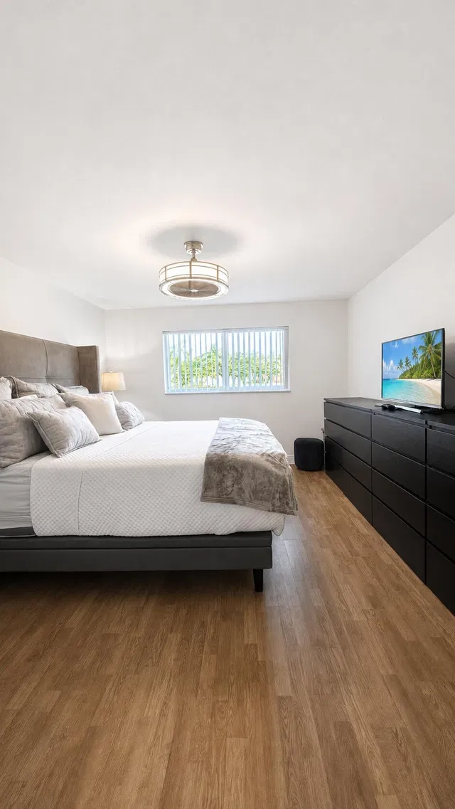 Unit 202 photo 7