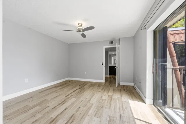  Residence photo 18