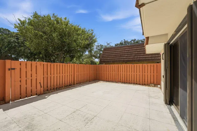  Residence photo 27