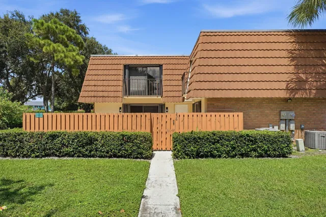  Residence photo 28
