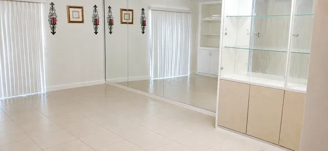 Unit 111 photo 2