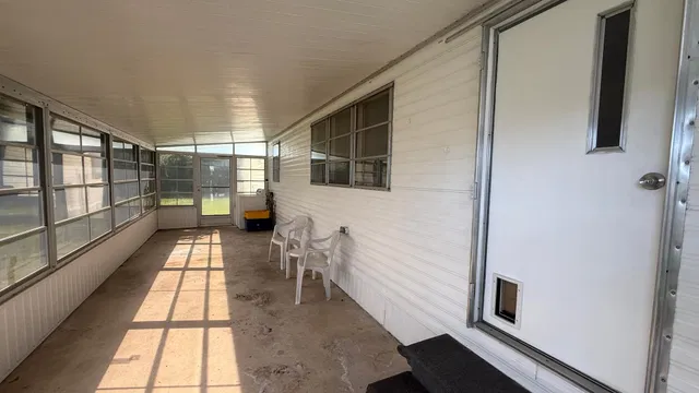 Unit 97 photo 15