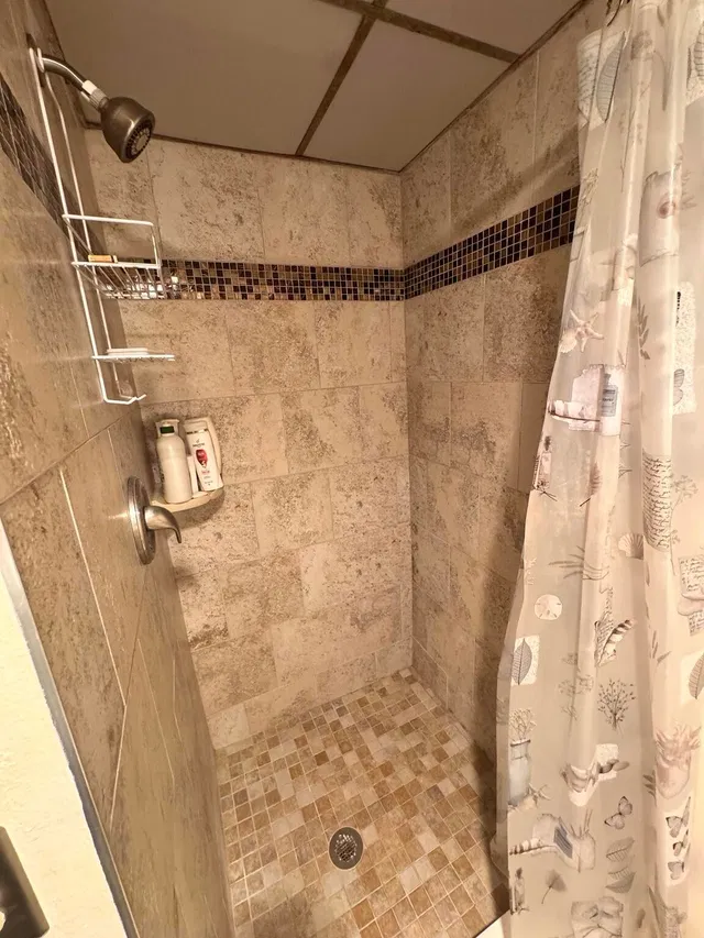  Unit 32 photo 9