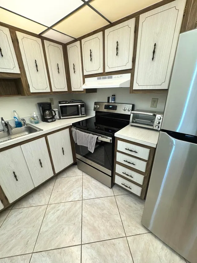  Unit 32 photo 13