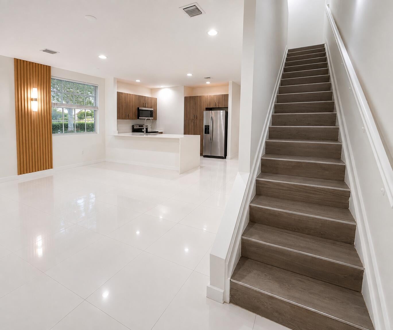 Unit 104 photo 7