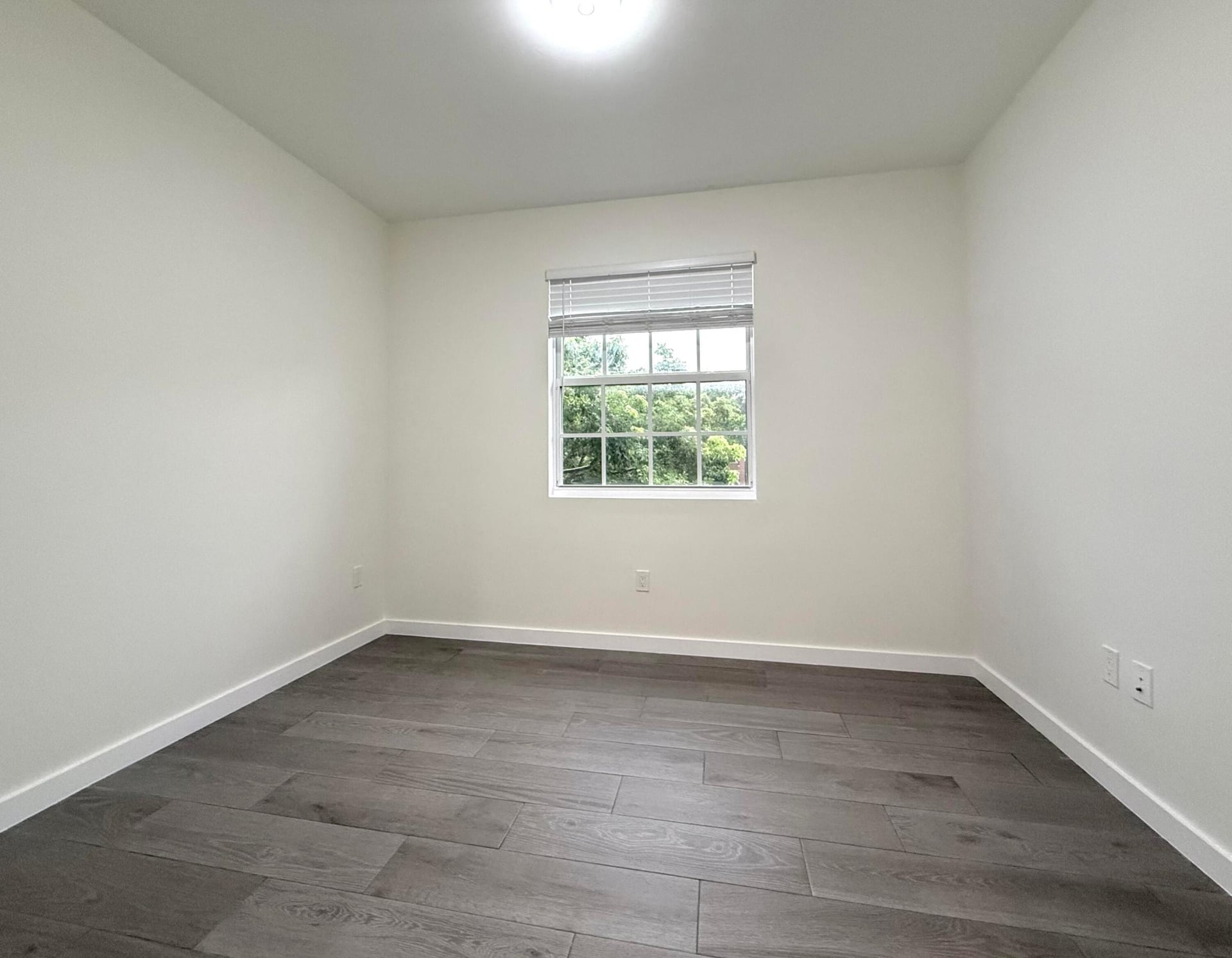 Unit 104 photo 14