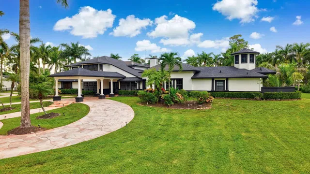 Homeland Residence photo 2