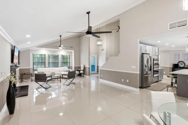 Homeland Residence photo 18