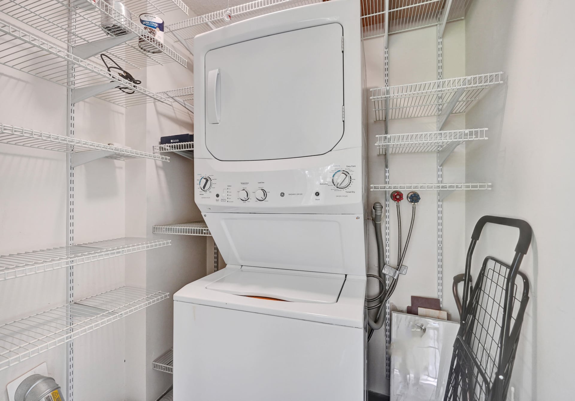 Unit B 70 photo 17