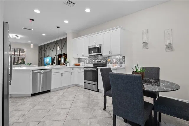 Residence photo 6