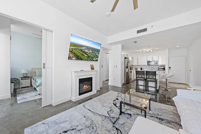 Villa Lofts Unit 801 photo 7