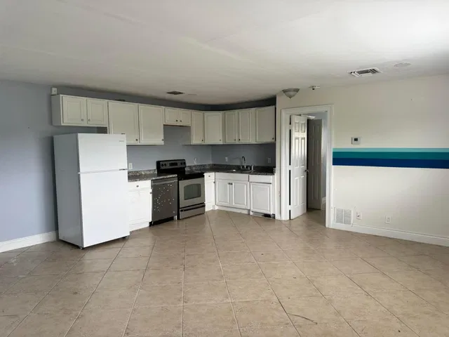 Unit 14 photo 3