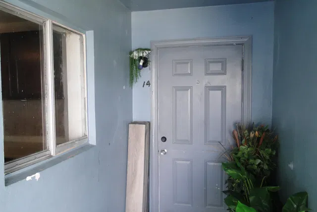 Unit 14 photo 8