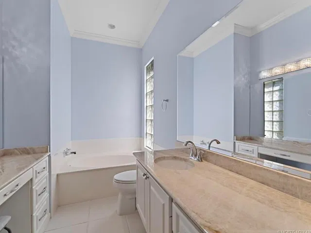  Residence photo 17