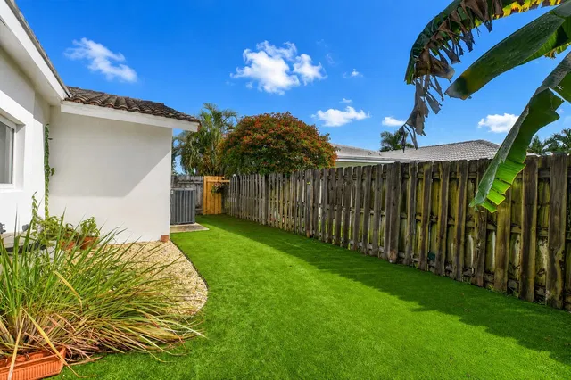 Residence photo 4