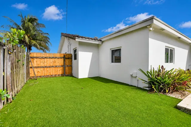  Residence photo 5