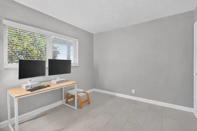  Residence photo 18