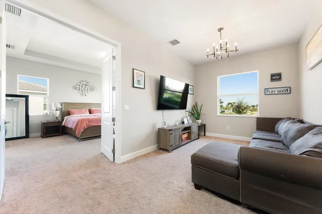  Residence photo 11