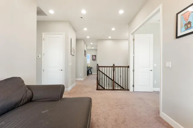 Residence photo 12