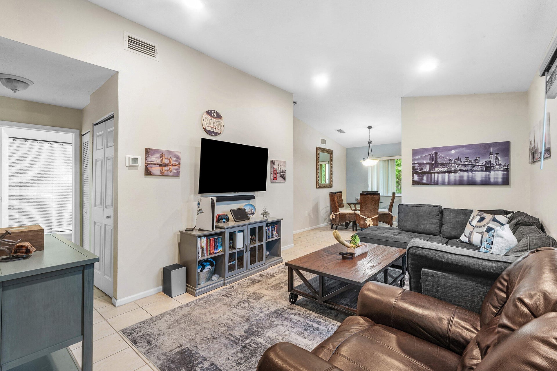 Unit 206 photo 5