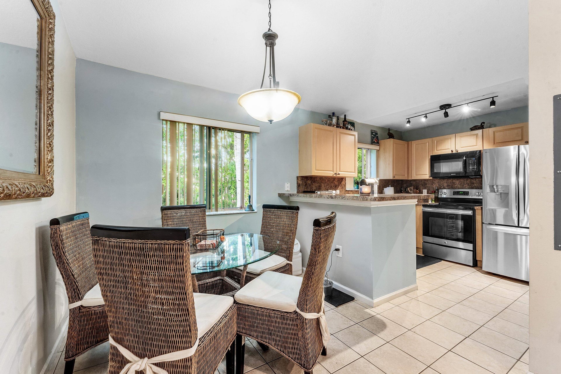 Unit 206 photo 6