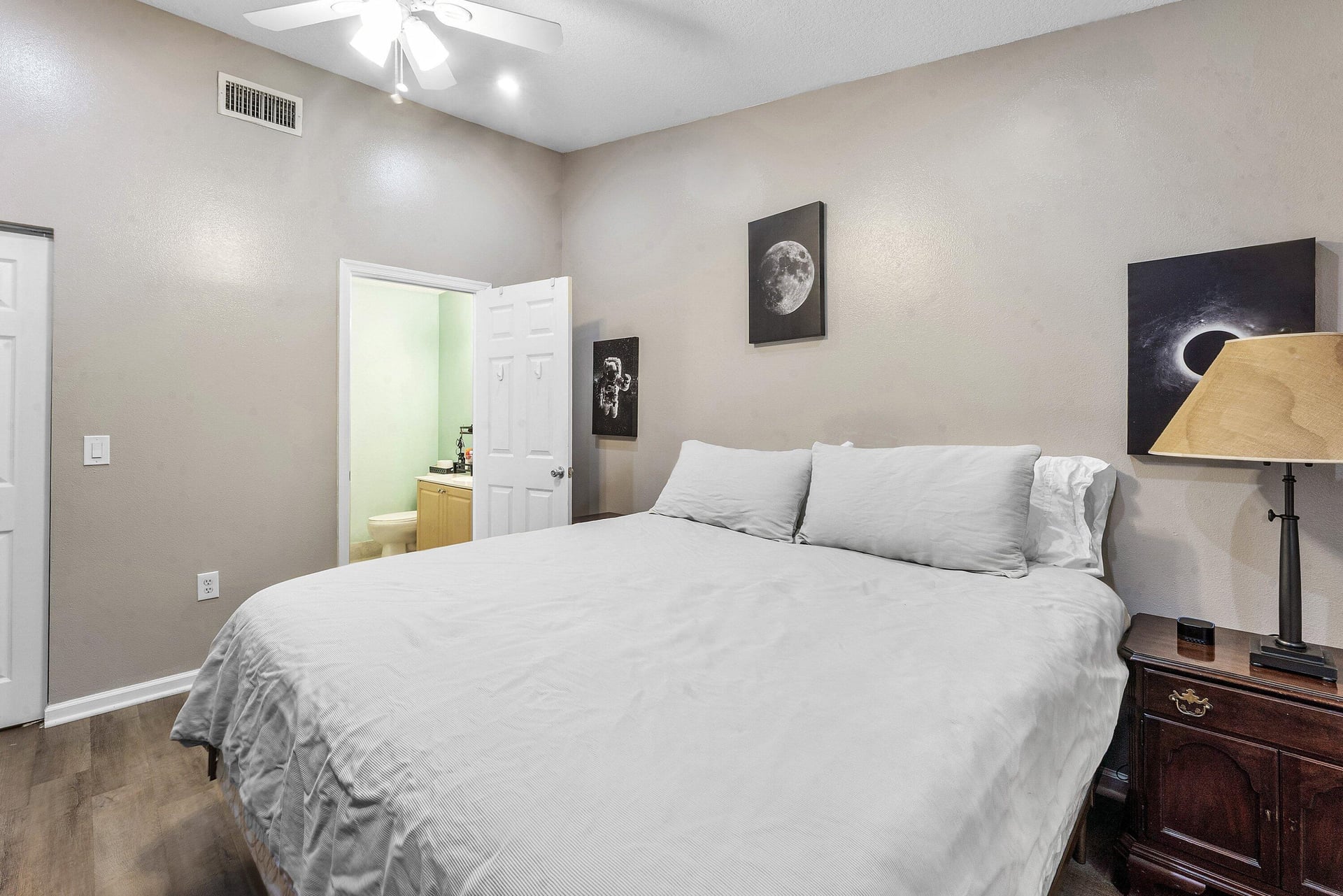 Unit 206 photo 13