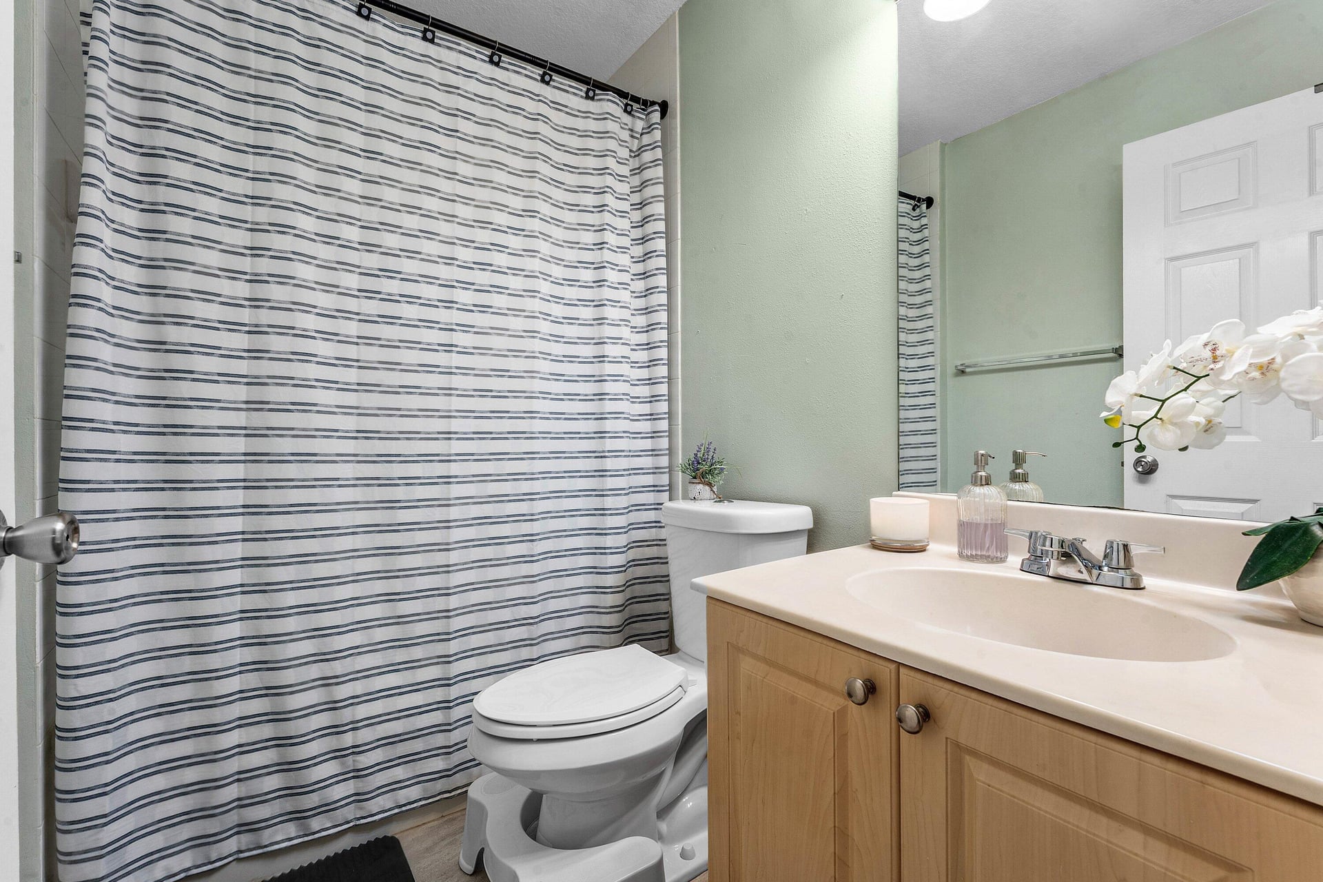 Unit 206 photo 18