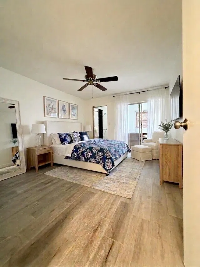 Unit 115 photo 3