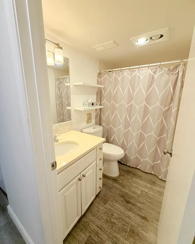 Unit 115 photo 22