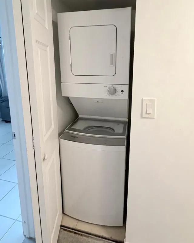 Unit 115 photo 26