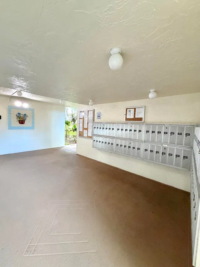 Unit 115 photo 36