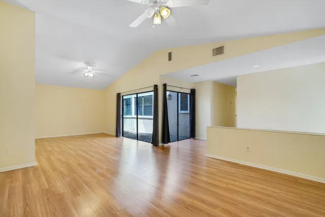 Residence photo 9