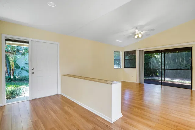 Residence photo 11