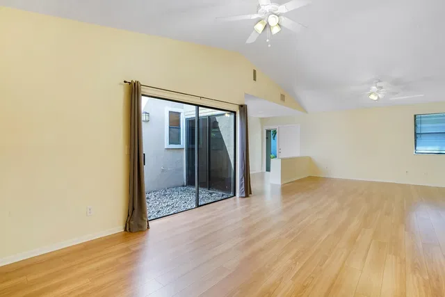 Residence photo 13