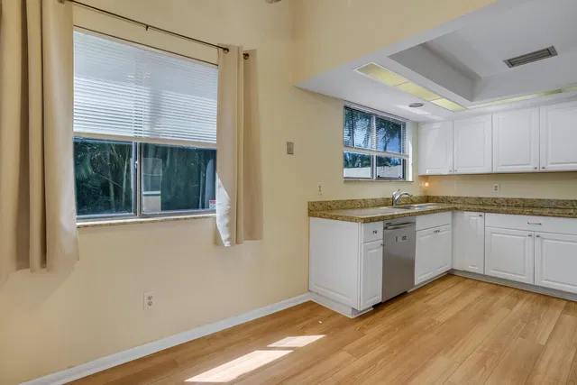 Residence photo 22
