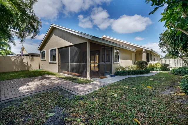 Residence photo 30
