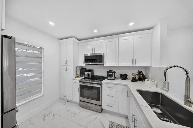  Residence photo 5