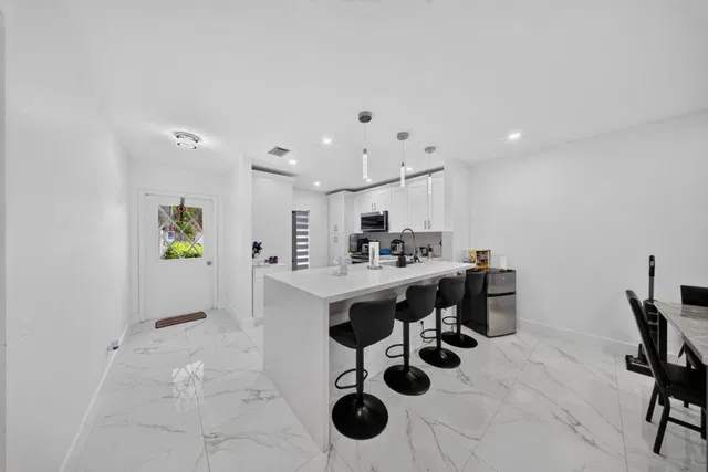  Residence photo 9