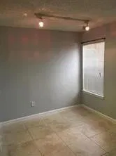 Unit E photo 8