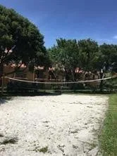 Unit E photo 18