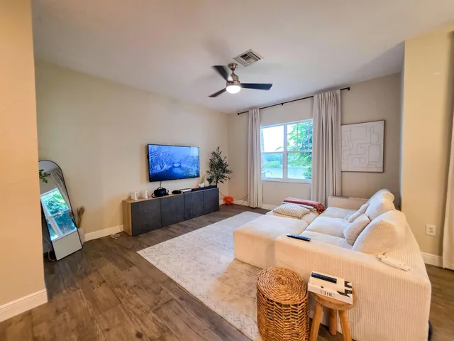 Cityside West Palm Beach Unit 1 photo 3