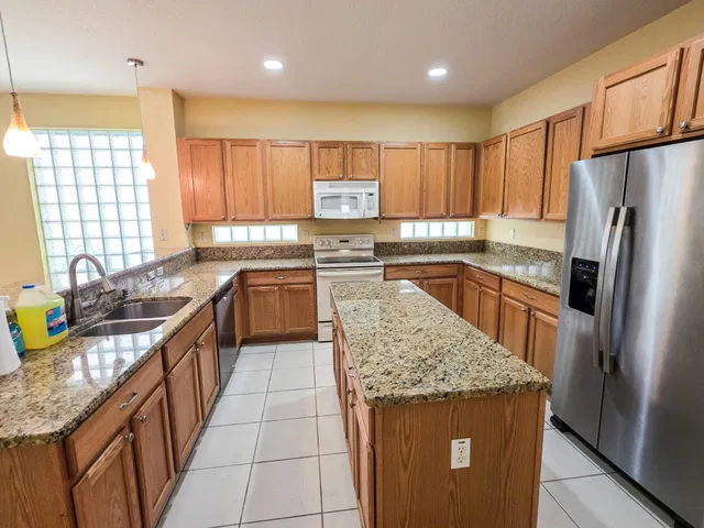 Residence photo 5